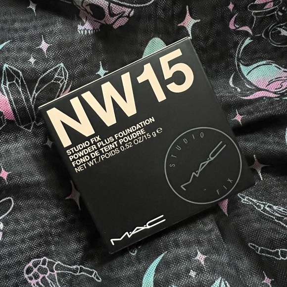 MAC Studio Fix Powder Plus Foundation NW15 - Picture 1 of 3